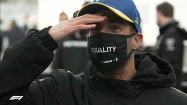 F1, GP Eifel 2020: Ricciardo realizza di essersi dimenticato di fare lo shoey