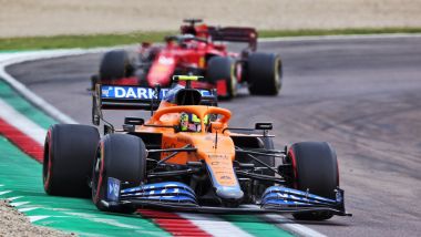 F1 GP Emilia Romagna 2020, Imola: Lando Norris (McLaren) precede Charles Leclerc (Ferrari)
