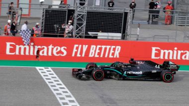 F1 GP Emilia Romagna 2020, Imola: Lewis Hamilton (Mercedes AMG F1) taglia il traguardo