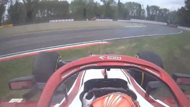 F1 GP Emilia Romagna 2021, Imola: il testacoda di Raikkonen (Alfa Romeo) in fase di ripartenza