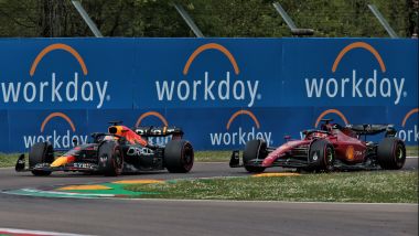 F1 GP Emilia-Romagna 2022, Imola: il sorpasso di Verstappen (Red Bull) a Leclerc (Ferrari) nella Sprint F1
