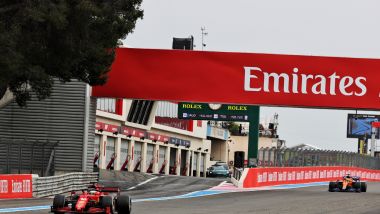 F1, GP Francia 2021: Charles Leclerc inseguito da una McLaren