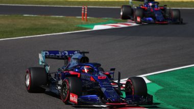 F1, GP Giappone 2019: Daniil Kvyat e Pierre Gasly (Toro Rosso) impegnati a Suzuka