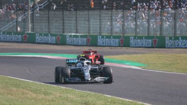 F1, GP Giappone 2019: Valtteri Bottas (Mercedes) e Sebastian Vettel (Ferrari)