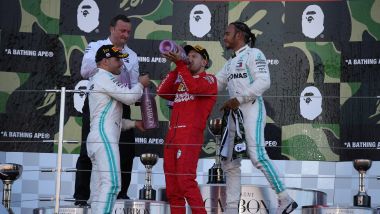 F1, GP Giappone 2019: Valtteri Bottas (Mercedes), Sebastian Vettel (Ferrari) e Lewis Hamilton (Mercedes) sul podio di Suzuka