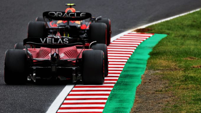 F1 GP Giappone 2022, Suzuka: Charles Leclerc (Scuderia Ferrari) e Sergio Perez (Red Bull Racing)