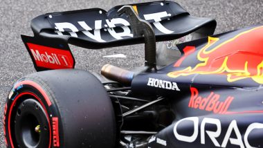 F1 GP Giappone 2022, Suzuka: la scritta Honda sul cofano motore della Red Bull RB18 di Max Verstappen