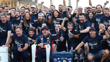 F1 GP Giappone 2023, Suzuka: la festa Red Bull per il titolo costruttori con Max Verstappen, Christian Horner e Sergio Perez