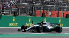 F1 2018, Lewis Hamilton sbollisce la rabbia e riparte: accettate le scuse di Kimi Raikkonen