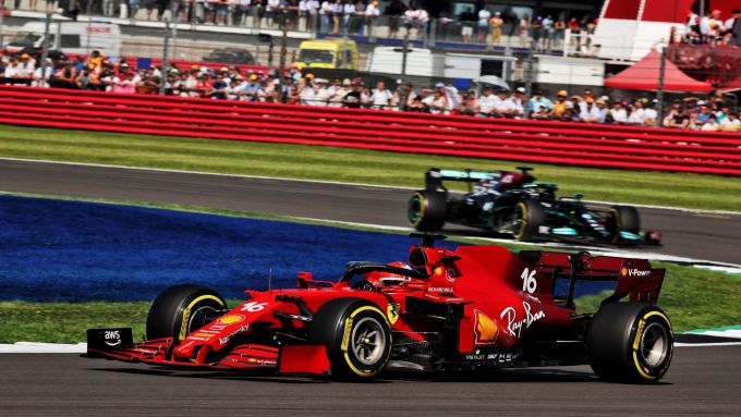 F1 GP Gran Bretagna 2021, Silverstone: Charles Leclerc (Ferrari) vs Lewis Hamilton (Mercedes)