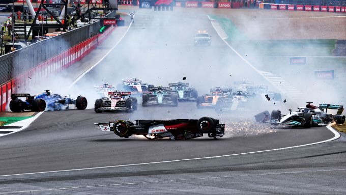 F1 GP Gran Bretagna 2022, Silverstone: L'incidente al via