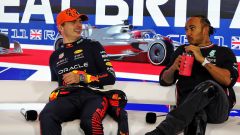 Hamilton su Verstappen: "Io ho sempre avuto a che fare con compagni più forti dei suoi"