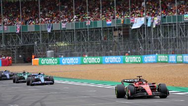 F1 GP Gran Bretagna 2023, Silverstone: Charles Leclerc (Scuderia Ferrari) in lotta a centro gruppo