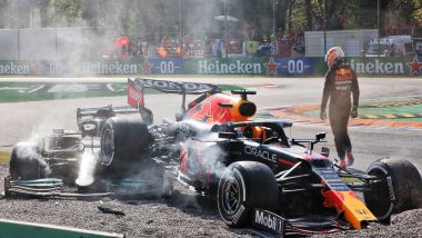 F1 GP Italia 2021, Monza: l'incidente tra Max Verstappen (Red Bull) e Lewis Hamilton (Mercedes)