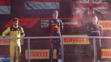 F1, GP Italia 2022, Monza: il podio con Verstappen (Red Bull), Leclerc (Ferrari), Russell (Mercedes)