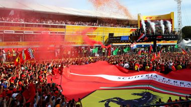 F1 GP Italia 2023, Monza: i festeggiamenti sotto al podio