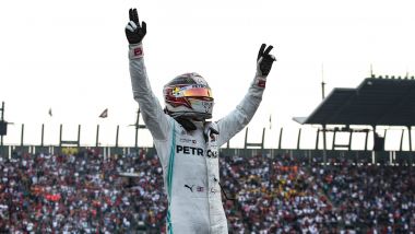 F1, GP Messico 2019: Lewis Hamilton (Mercedes) festeggia la vittoria