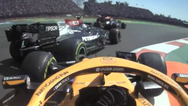 F1 GP Messico 2021, Città del Messico: Daniel Ricciardo (McLaren) tampona Valtteri Bottas (Mercedes)