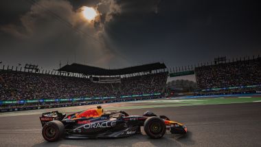 F1 GP Messico 2022, Città del Messico: Max Verstappen (Red Bull Racing) in pista durante il test Pirelli 2023