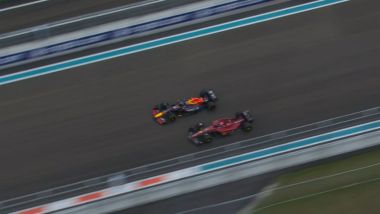 F1 GP Miami 2022: il sorpasso di Max Verstappen (Red Bull Racing) su Charles Leclerc (Scuderia Ferrari)