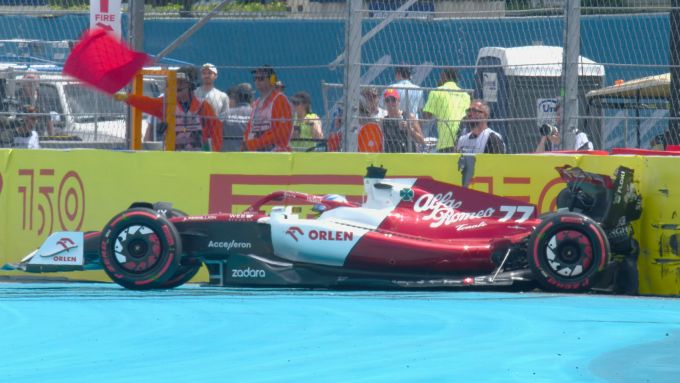 F1 GP Miami 2022: l'incidente di Valtteri Bottas (Alfa Romeo F1) nelle prove libere 1