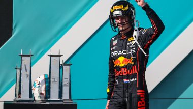 F1 GP Miami 2022: Max Verstappen (Max Verstappen) festeggia sul podio