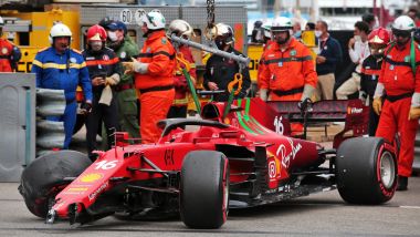 F1, GP Monaco 2021: i rottami della Ferrari di Charles Leclerc