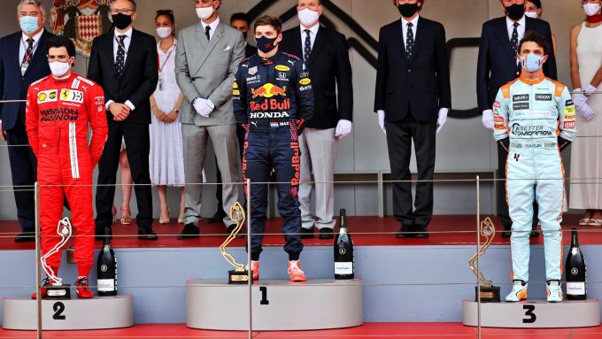 F1 GP Monaco 2021, Monte Carlo: il podio con Carlos Sainz (Ferrari), Max Verstappen (Red Bull) e Lando Norris (McLaren)