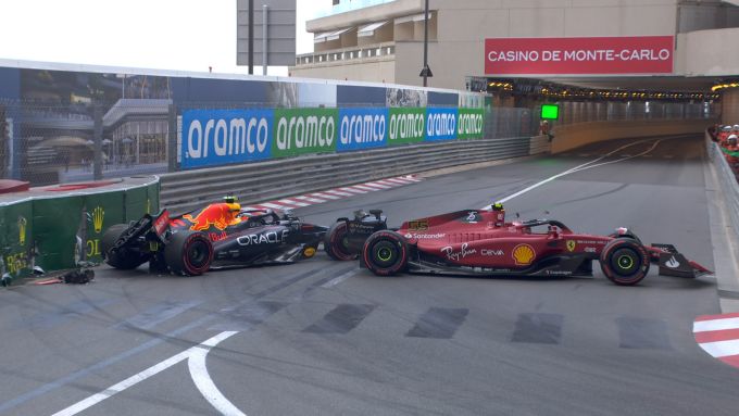 F1 GP Monaco 2022, Monte Carlo: L'incidente di Sergio Perez (Red Bull) e Carlos Sainz (Ferrari)
