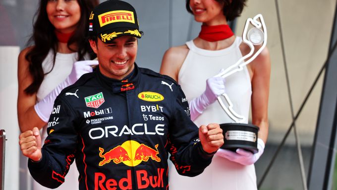 F1 GP Monaco 2022, Monte Carlo: Sergio Perez festeggia la vittoria (Red Bull Racing)