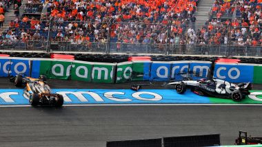 F1 GP Olanda 2023, Zandvoort: l'incidente di Daniel Ricciardo (Scuderia AlphaTauri) e Oscar Piastri (McLaren F1 Team)