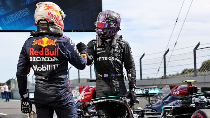 F1, GP Portogallo 2021: Max Verstappen (Red Bull) e Lewis Hamilton (Mercedes) a fine gara