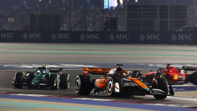 F1 GP Qatar 2023, Losail: Oscar Piastri (McLaren F1 Team) nelle prime fasi di gara