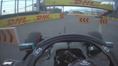 F1 GP Russia 2020, Sochi: Lewis Hamilton (Mercedes AMG F1) taglia curva-2 in Q2