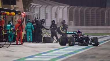 F1 GP Sakhir 2020, Manama: il pit-stop di George Russell e Valtteri Bottas (Mercedes AMG F1)