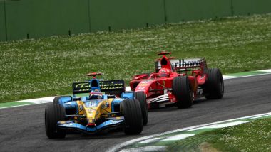 F1 GP San Marino 2005, Imola: Fernando Alonso (Renault) e Michael Schuamacher (Ferrari) 