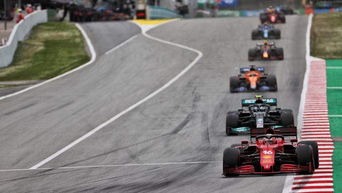 F1 GP Spagna 2021, Barcellona: Charles Leclerc (Scuderia Ferrari) nei primi giri di gara 