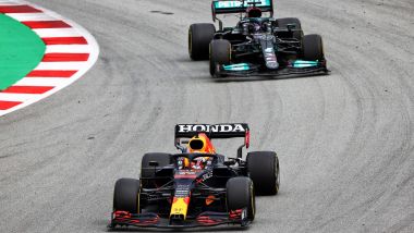 F1, GP Spagna 2021: Max Verstappen e Lewis Hamilton