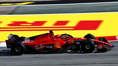F1 GP Spagna 2023, Barcellona: Charles Leclerc (Ferrari) con le Pirelli 2024 caratterizzate dall'assenza di banda colorata