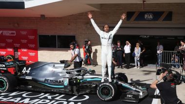 F1, GP Stati Uniti 2019: Lewis Hamilton (Mercedes) festeggia la conquista del titolo mondiale