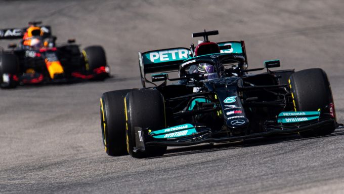 F1, GP Stati Uniti 2021: Lewis Hamilton davanti a Max Verstappen