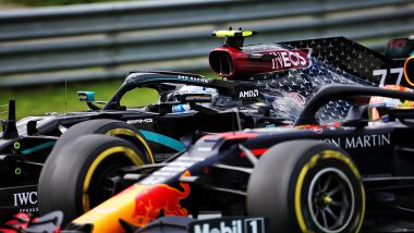F1 GP Stiria 2020, Red Bull Ring: Max Verstappen (Red Bull) in lotta con Valtteri Bottas (Mercedes)