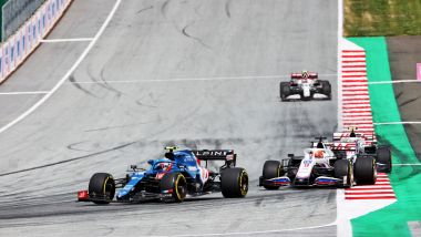 F1, GP Stiria 2021: Esteban Ocon davanti alle due Haas