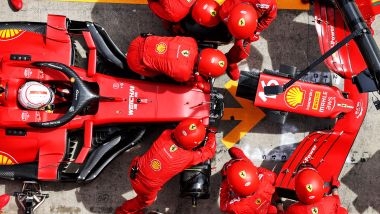 F1 GP Stiria 2021, Spielberg: Charles Leclerc (Scuderia Ferrari) cambia il musetto ai box