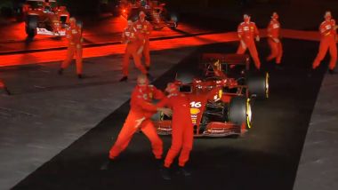 F1, GP Toscana 2020: il balletto per i 1000 GP Ferrari sintetizza la reazione di un tifoso ai risultati della Rossa