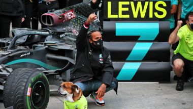 F1 GP Turchia 2020, Istanbul: la festa di Hamilton (Mercedes) dopo la vittoria del settimo titolo