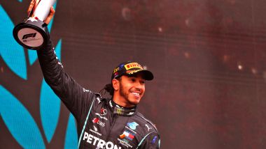F1 GP Turchia 2020, Istanbul: Lewis Hamilton (Mercedes AMG Petronas F1) esulta sul podio