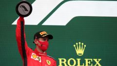 Binotto si complimenta con Vettel dopo il podio di Istanbul
