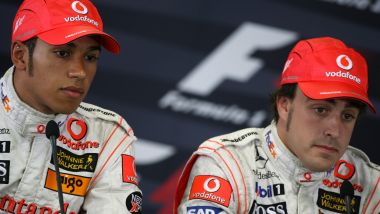 F1, GP Ungheria 2007: Lewis Hamilton e Fernando Alonso (McLaren) nella conferenza stampa post qualifiche