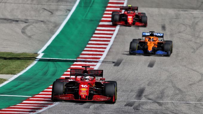F1 GP USA 2021, Austin: Charles Leclerc (Scuderia Ferrari) seguito da Daniel Ricciardo (McLaren)